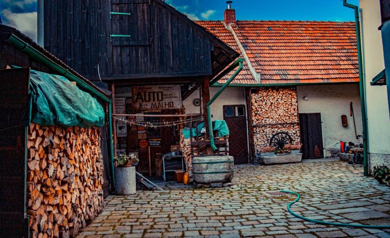 Penzion 1670 Nové Hrady Exterior photo
